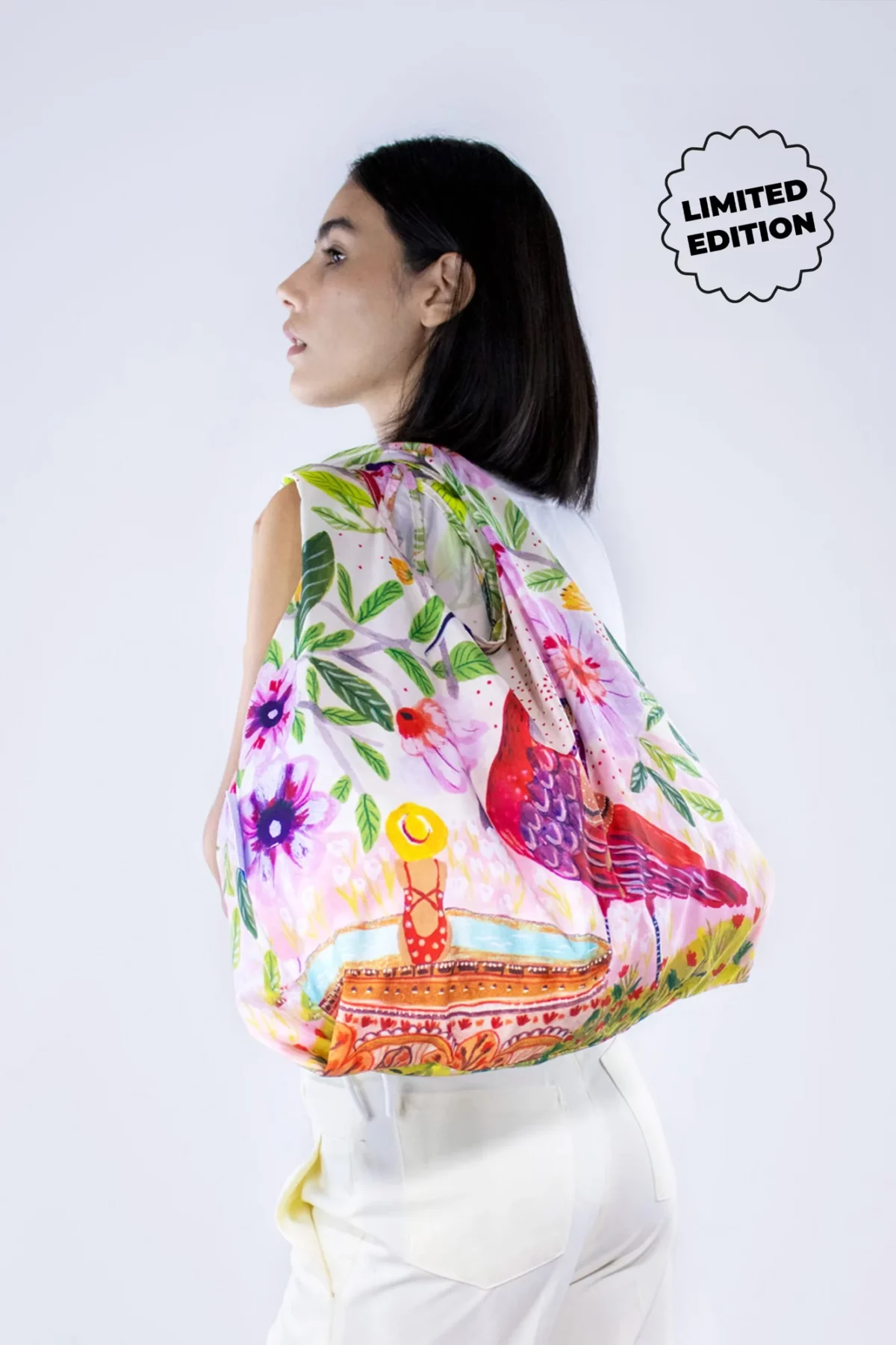 Kind Bag Medium Bag Roeqiya Redbird, Detail View 2 | One Horizon