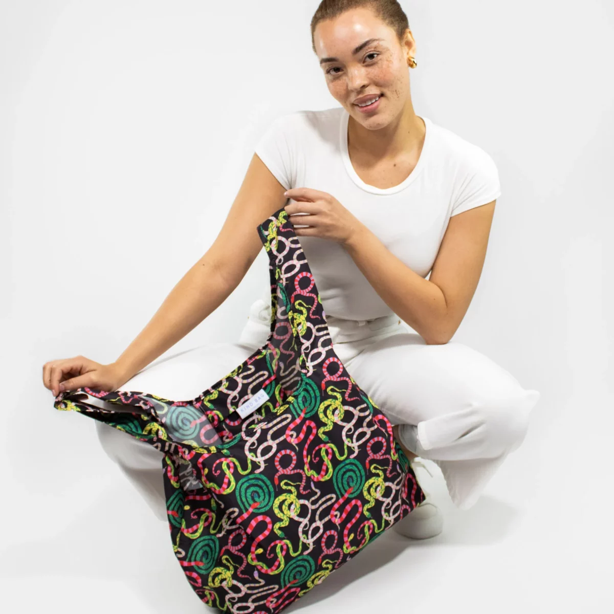 Kind Bag Medium Bag Sizzling Snakes, Detail View 6 | One Horizon