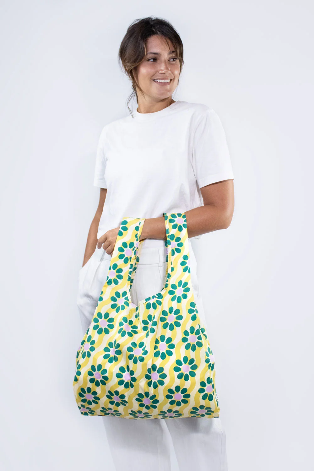 Kind Bag Medium Bag Wavy Daisy, Detail View 4 | One Horizon
