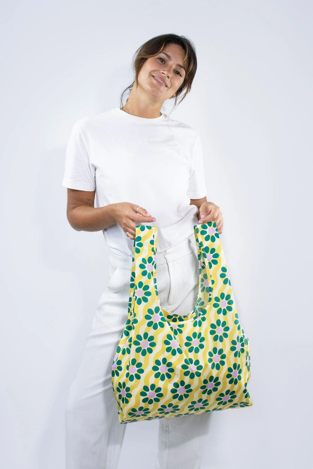 Kind Bag Medium Bag Wavy Daisy, Detail View 7 | One Horizon