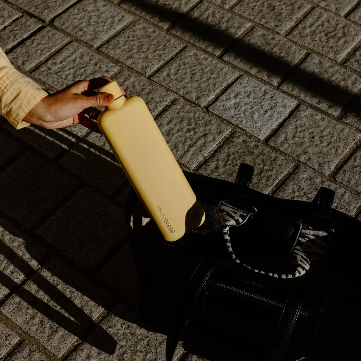 Memobottle Memobottle Slim Edelstahl Buttergelb, Detailansicht 4 | One Horizon