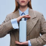 Memobottle Memobottle Slim Edelstahl Puderblau, Detailansicht 5 | One Horizon