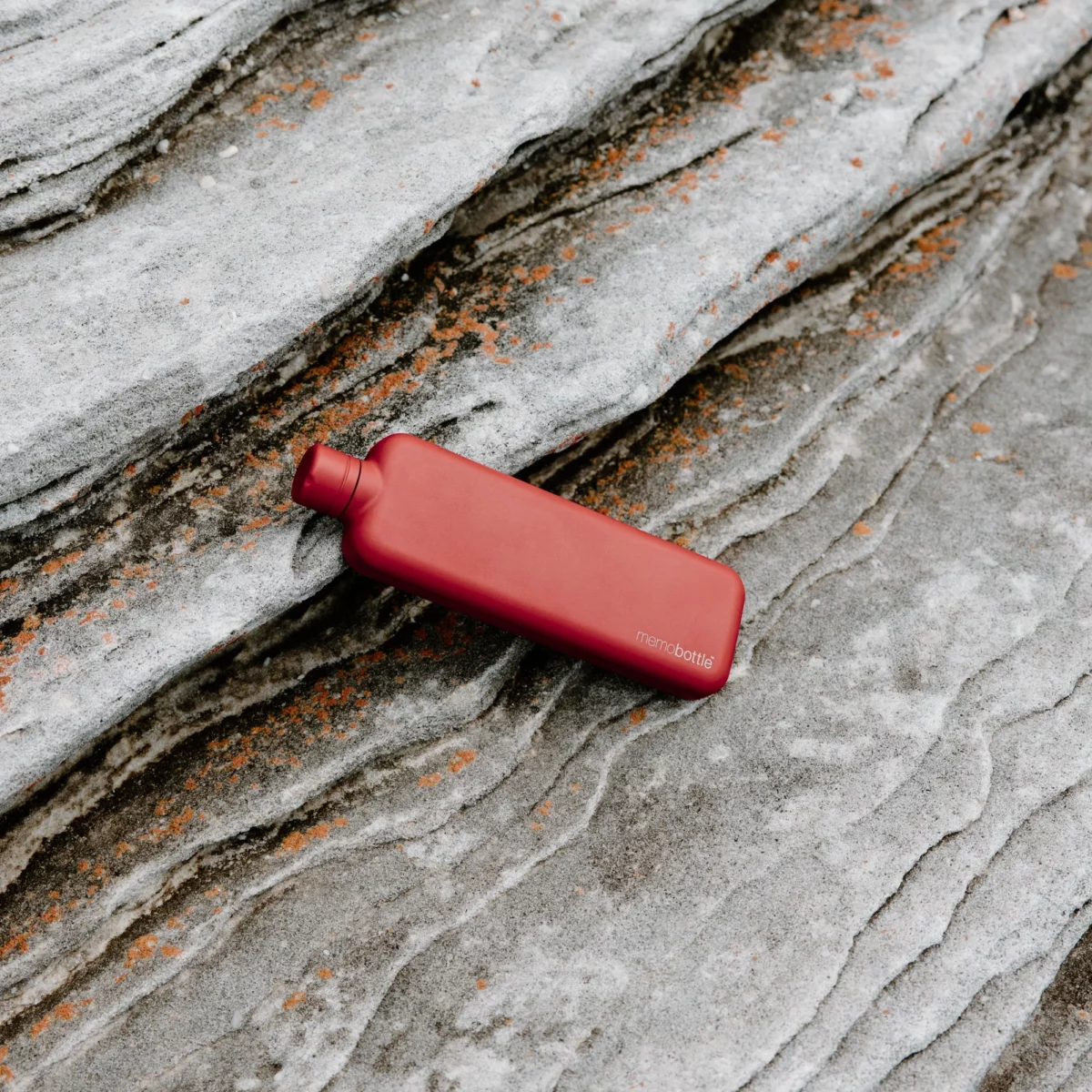 Memobottle Memobottle Slim Edelstahl Rot, Detailansicht 2 | One Horizon