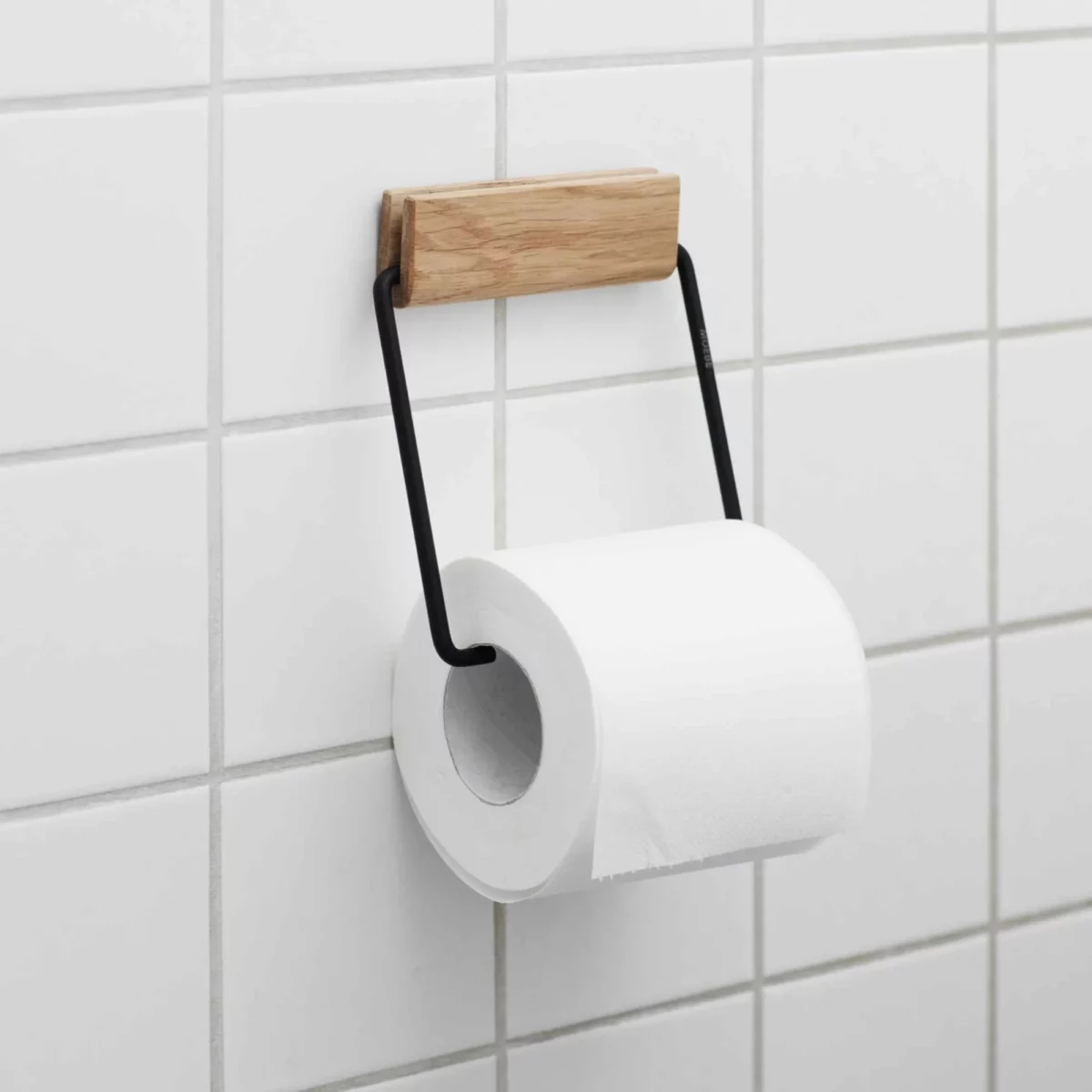 Moebe Toilettenpapierhalter Schwarz, Detailansicht 3 | One Horizon