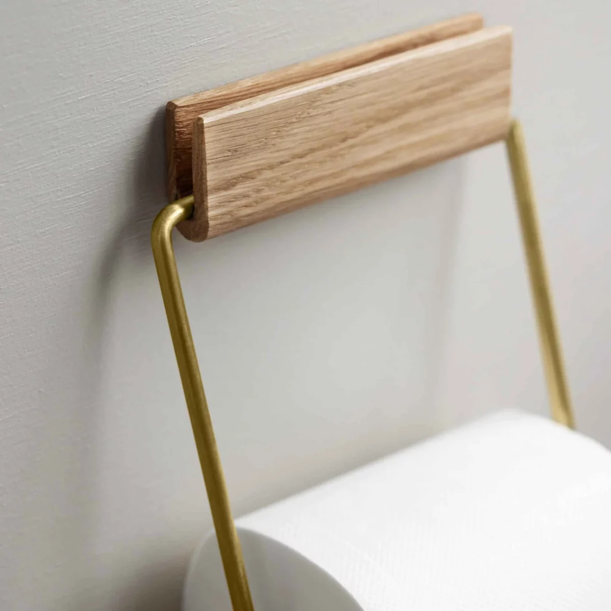Moebe Toilettenpapierhalter Schwarz, Detailansicht 6 | One Horizon