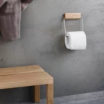 Moebe Toilettenpapierhalter Steel, Detailansicht 5 | One Horizon