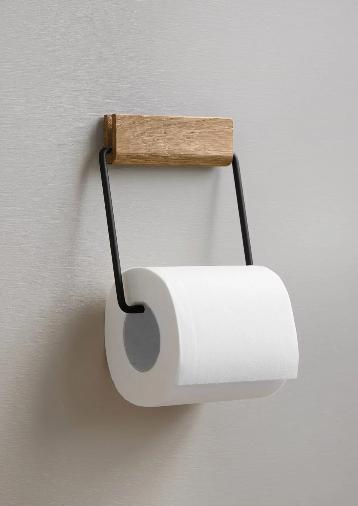 Moebe Toilettenpapierhalter Steel, Detailansicht 7 | One Horizon
