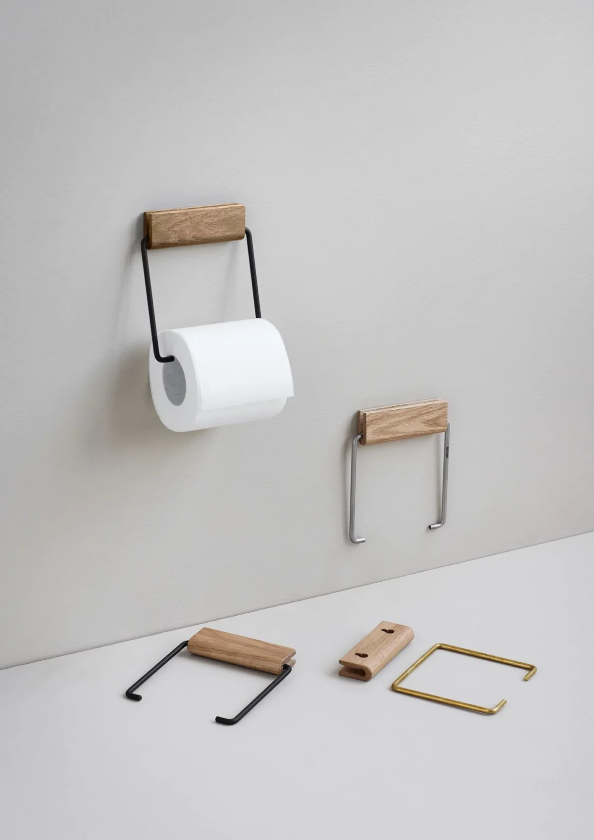 Moebe Toilettenpapierhalter Steel, Detailansicht 8 | One Horizon