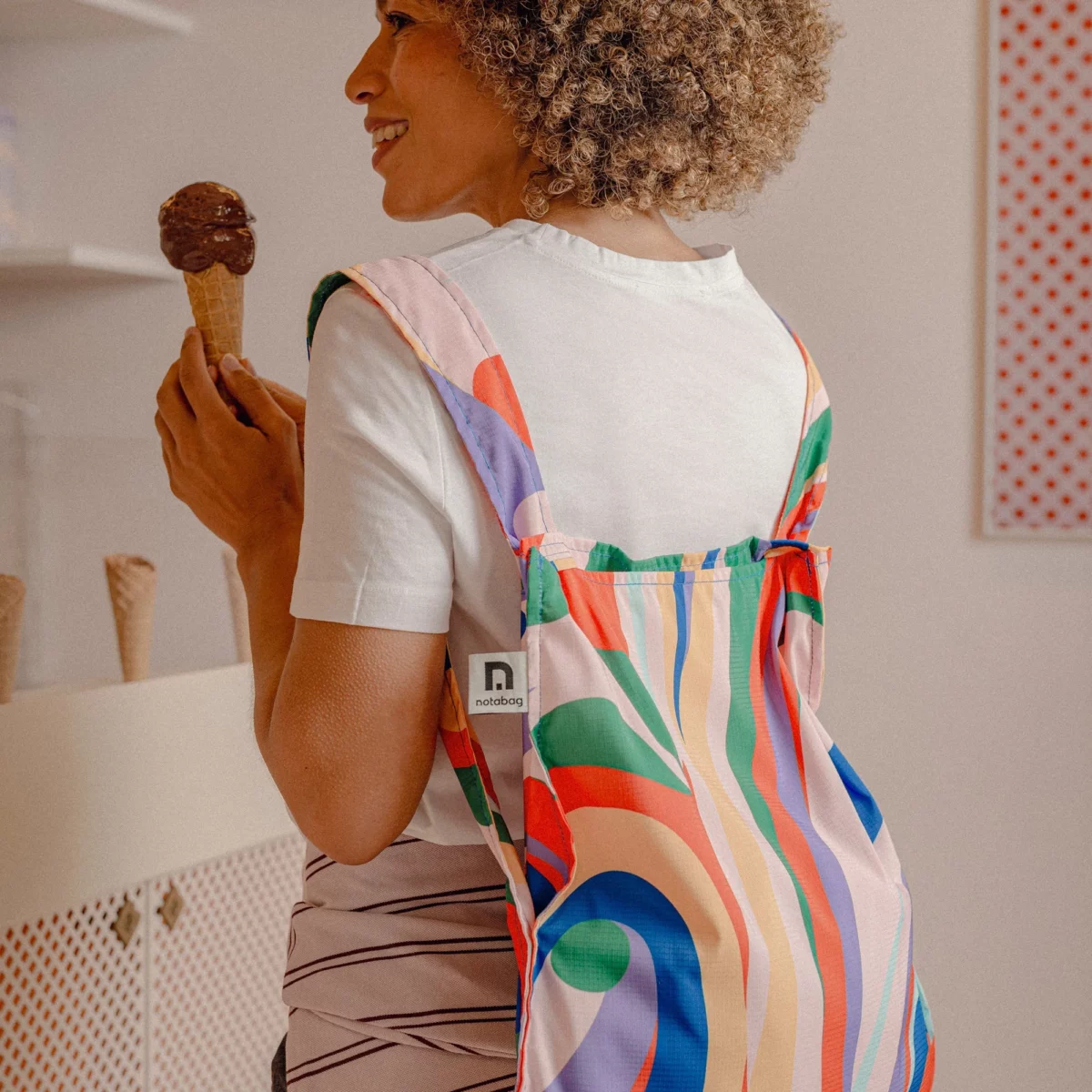 Notabag 2-in-1 Rucksack und Einkaufstasche – Artist Edition Flow, Detailansicht 11 | One Horizon