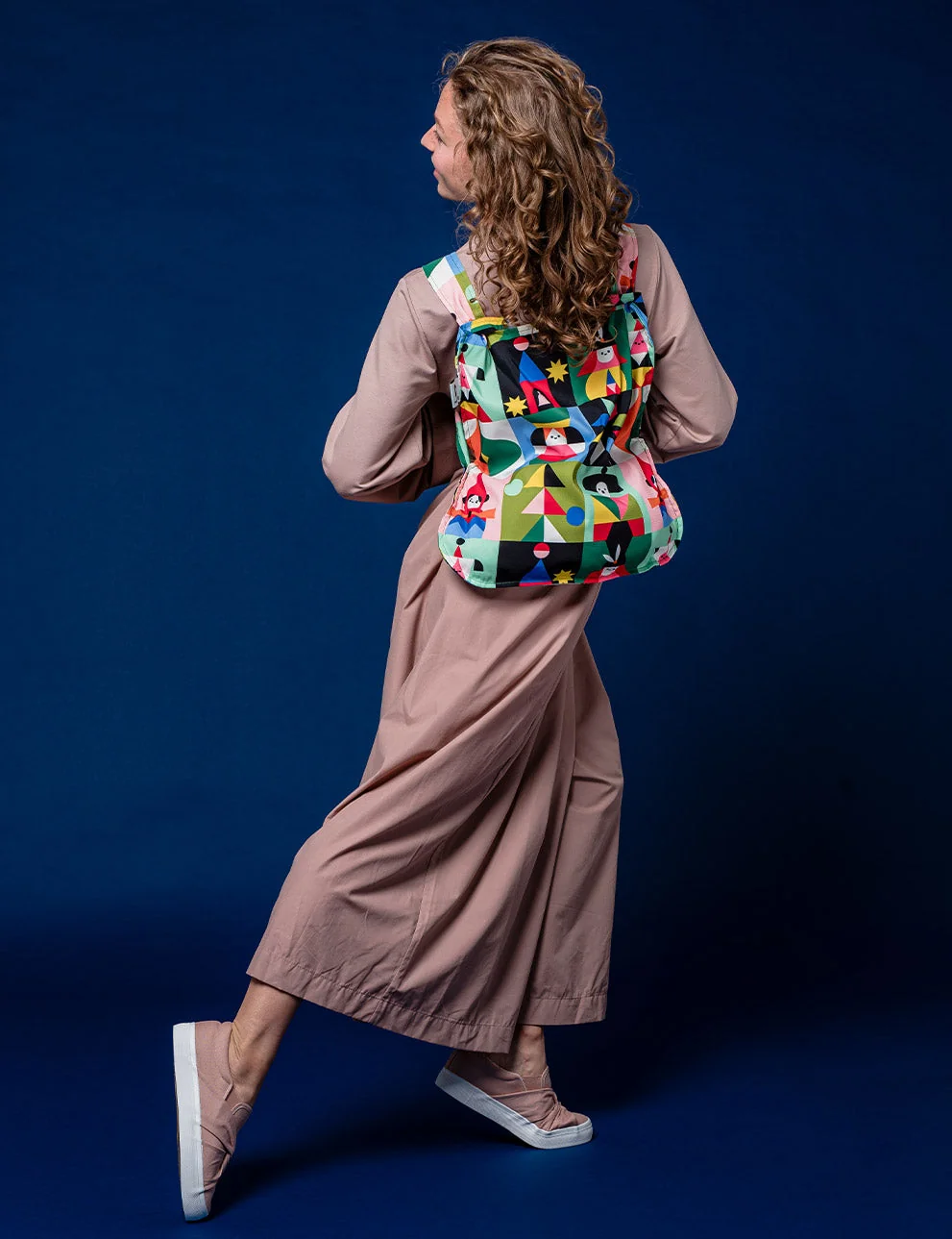 Notabag 2-in-1 Rucksack und Einkaufstasche – Artist Edition Judit Canela Playground, Detailansicht 2 | One Horizon