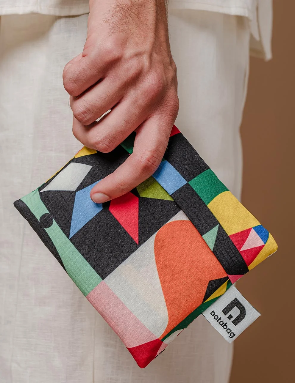 Notabag 2-in-1 Rucksack und Einkaufstasche – Artist Edition Judit Canela Playground, Detailansicht 7 | One Horizon