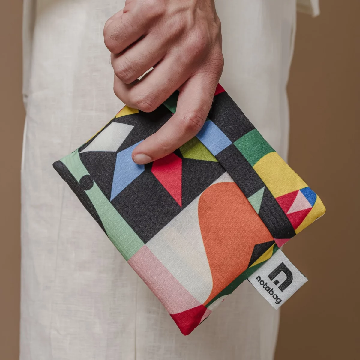 Notabag 2-in-1 Rucksack und Einkaufstasche – Artist Edition Judit Canela Playground, Detailansicht 9 | One Horizon