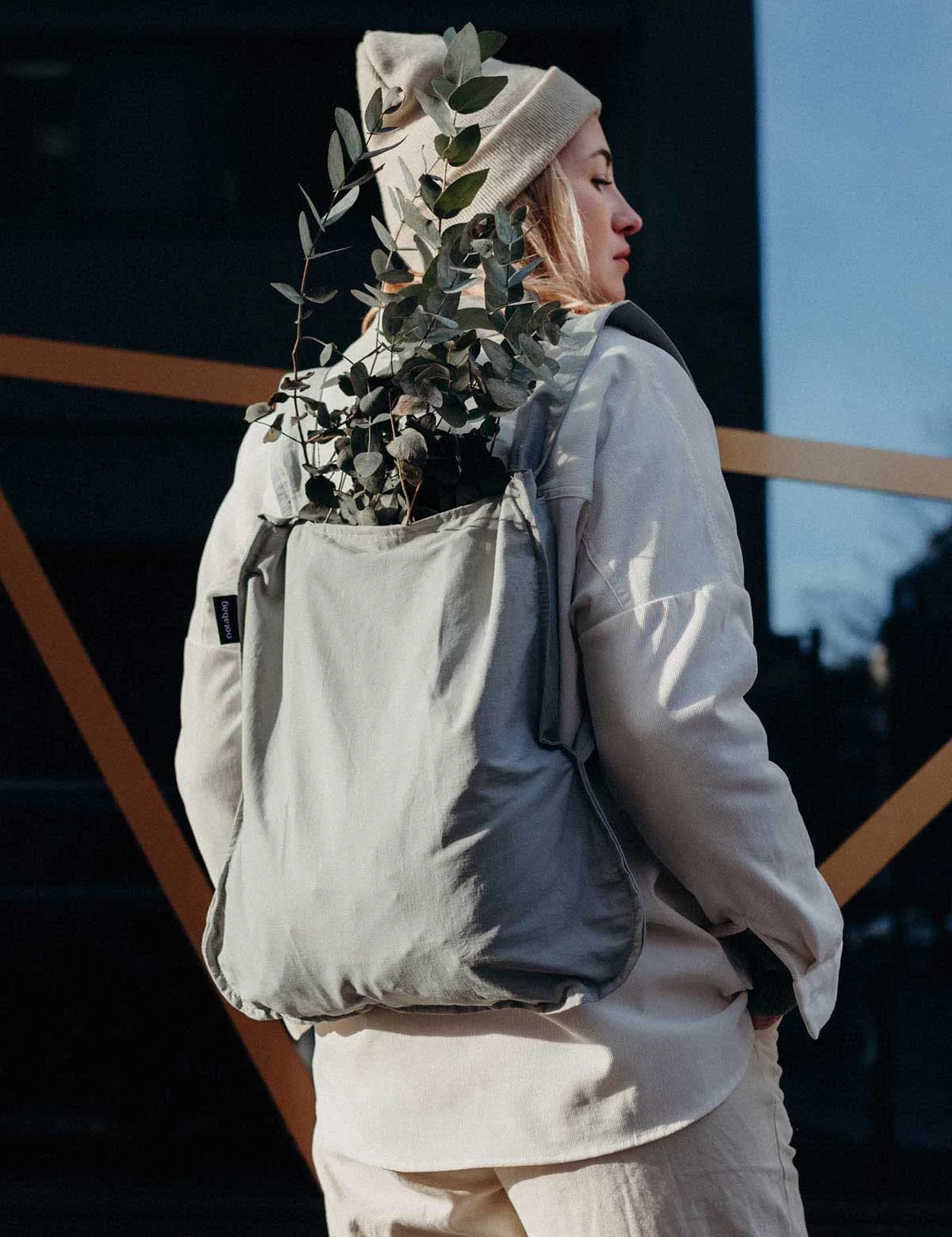 Notabag 2-in-1 Rucksack und Einkaufstasche – Uni Grey, Detailansicht 2 | One Horizon
