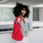 Notabag 2-in-1 Rucksack und Einkaufstasche – Uni Rot, Detailansicht 2 | One Horizon