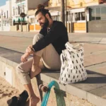 Notabag 2-in-1 Rucksack und Einkaufstasche – Muster & Dots Black Brush, Detailansicht 4 | One Horizon