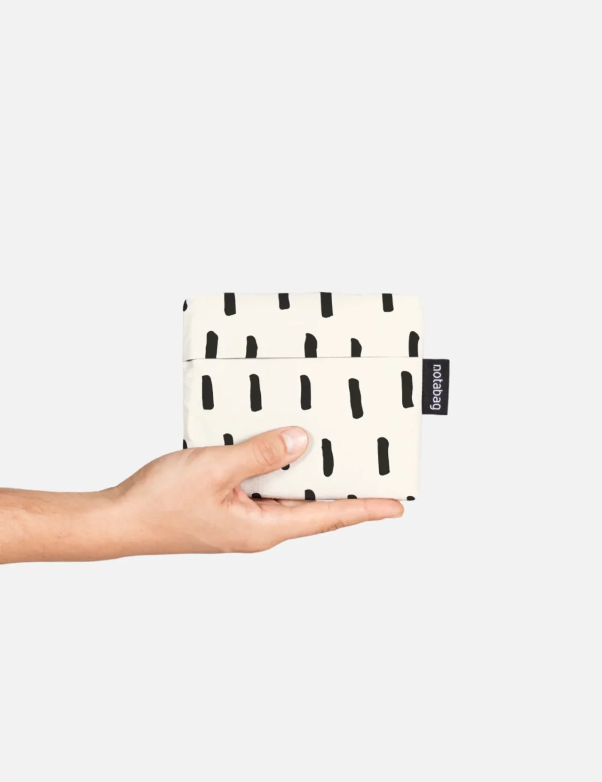 Notabag 2-in-1 Rucksack und Einkaufstasche – Muster & Dots Black Brush, Detailansicht 7 | One Horizon