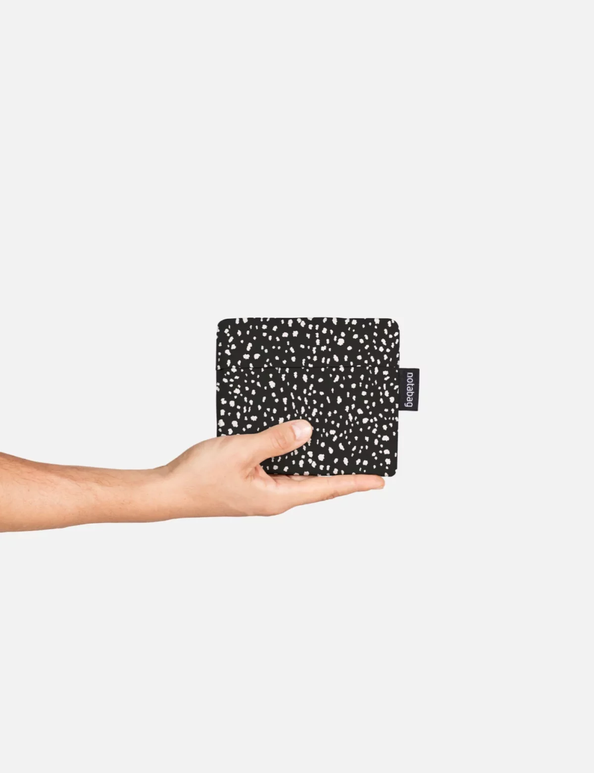 Notabag 2-in-1 Rucksack und Einkaufstasche – Muster & Dots Black Sprinkle, Detailansicht 7 | One Horizon
