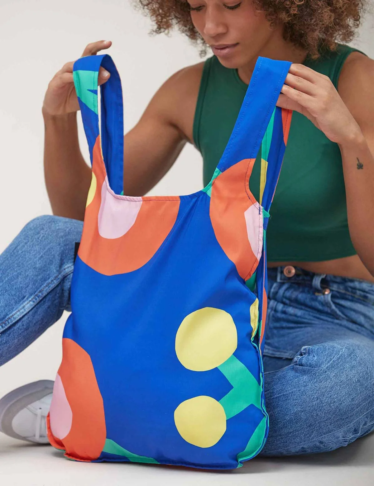 Notabag 2-in-1 Rucksack und Einkaufstasche – Muster & Dots Blossom, Detailansicht 4 | One Horizon