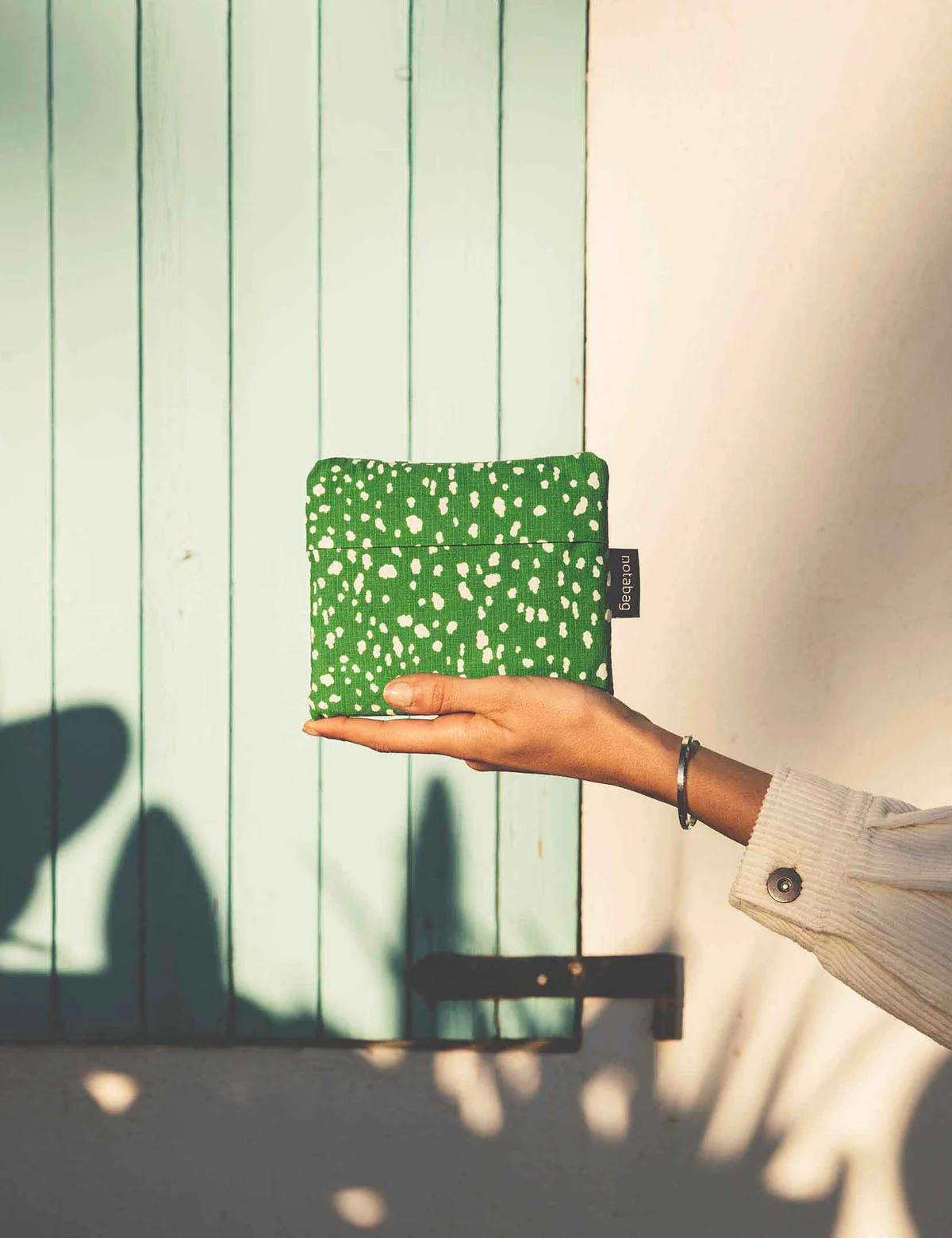 Notabag 2-in-1 Rucksack und Einkaufstasche – Muster & Dots Green Sprinkle, Detailansicht 6 | One Horizon