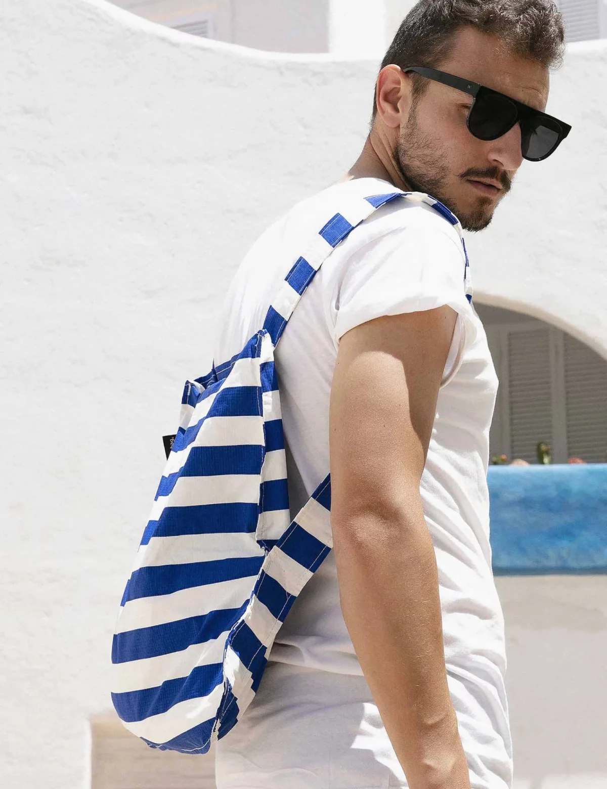 Sac à dos et sac de courses 2-en-1 Notabag – Rayures et dégradé de rayures bleu marine, vue détaillée 2 | One Horizon