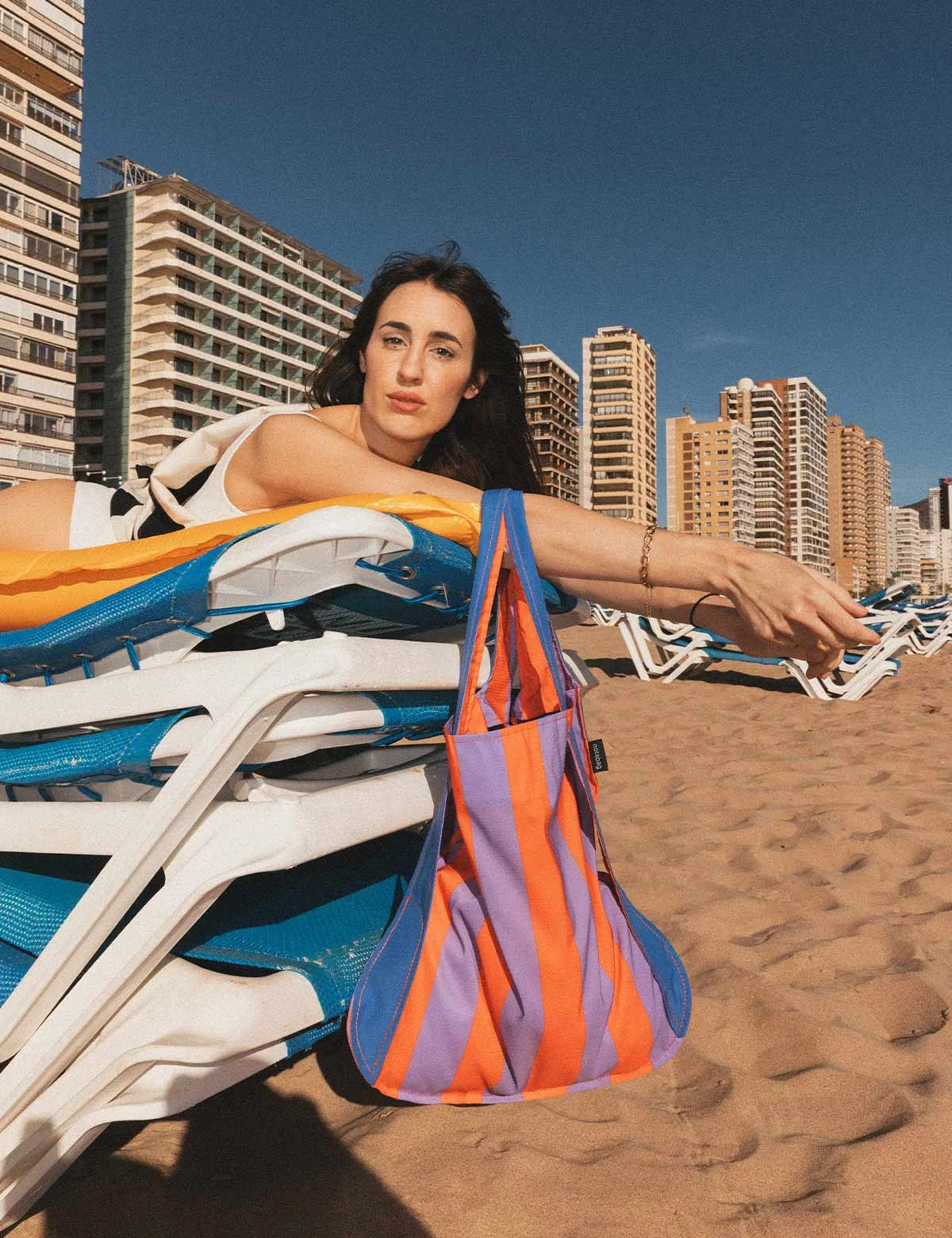 Sac à dos et sac de courses 2-en-1 Notabag – Rayures et dégradé de rayures « Royal », vue détaillée 2 | One Horizon