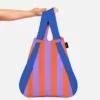 Notabag 2-in-1 Rucksack und Einkaufstasche – Streifen & Gradient Streifen Royal, Detailansicht 5 | One Horizon