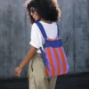 Notabag 2-in-1 Rucksack und Einkaufstasche – Streifen & Gradient Streifen Royal, Detailansicht 9 | One Horizon