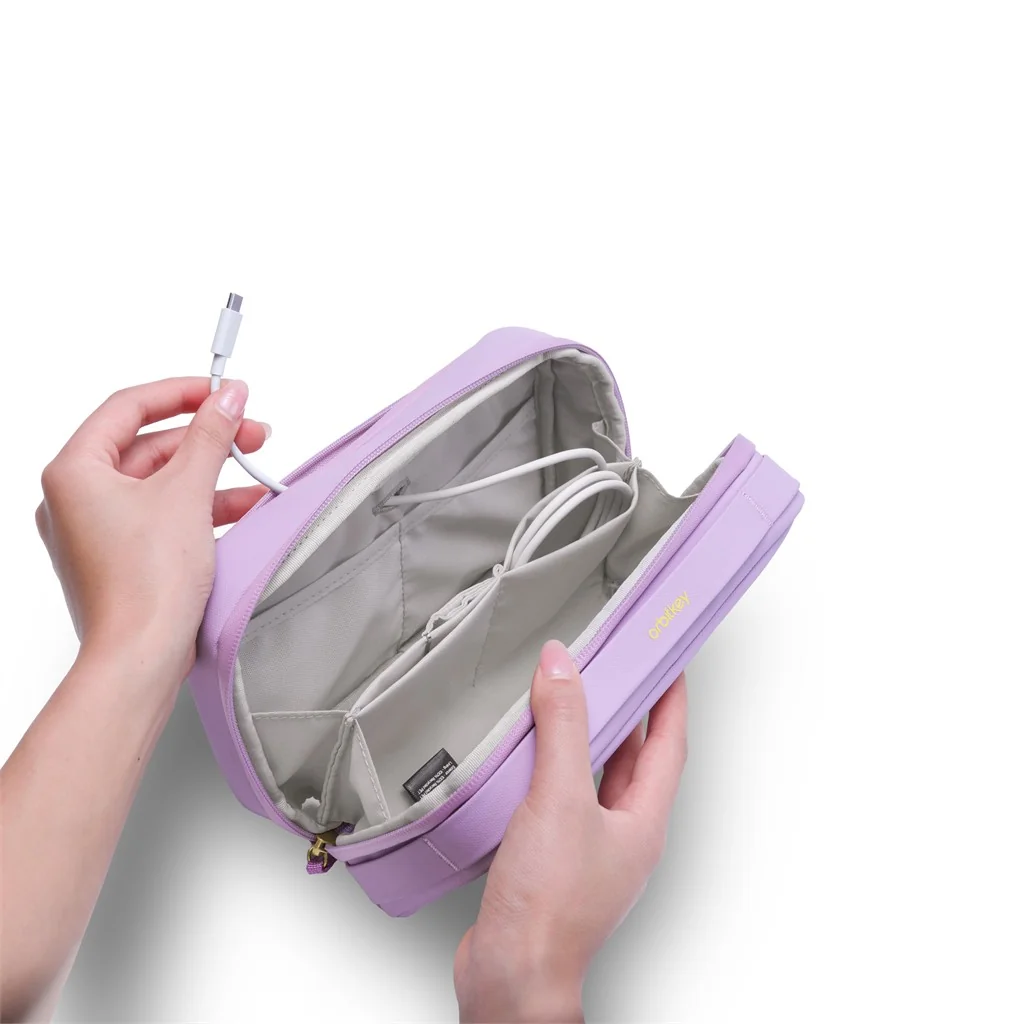 Orbitkey Orbitkey 2-in-1 Tech Pouch Lilac, Detailansicht 9 | One Horizon