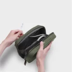 Orbitkey Orbitkey 2-in-1 Tech Pouch Olive, Detailansicht 3 | One Horizon
