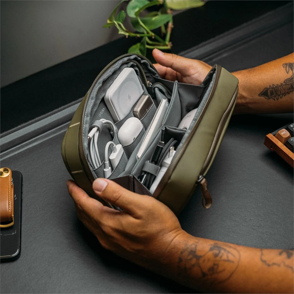 Orbitkey Orbitkey 2-in-1 Tech Pouch Olive, Detailansicht 7 | One Horizon