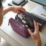 Orbitkey Orbitkey 2-in-1 Tech Pouch Plum, Detailansicht 4 | One Horizon