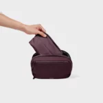 Orbitkey Orbitkey 2-in-1 Tech Pouch Plum, Detailansicht 5 | One Horizon