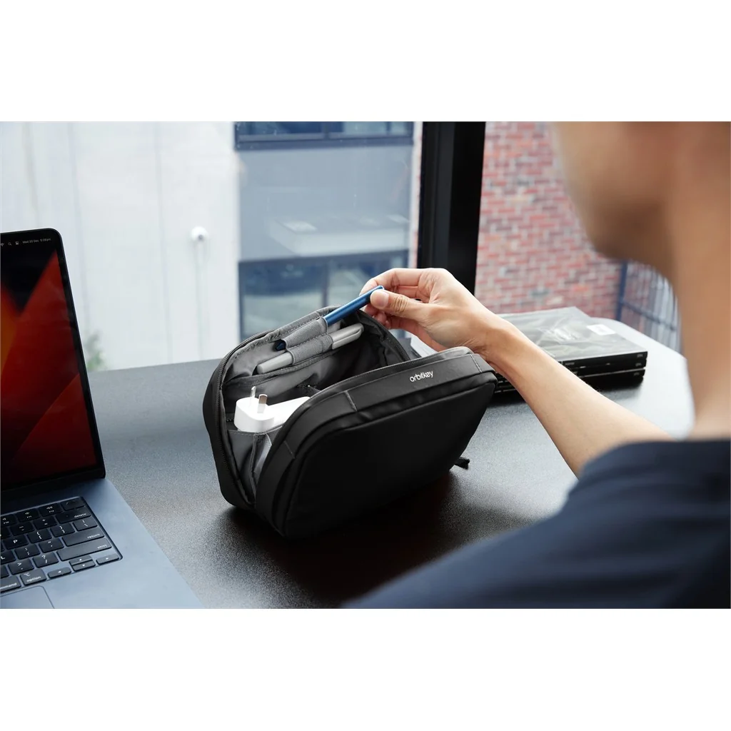 Orbitkey Orbitkey 2-in-1 Tech Pouch Schwarz, Detailansicht 8 | One Horizon