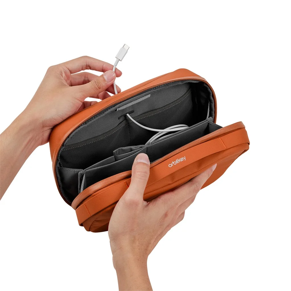 Orbitkey Orbitkey 2-in-1 Tech Pouch Terracotta, Detailansicht 11 | One Horizon