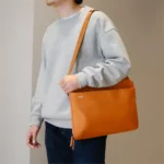 Orbitkey Essentials Laptop Sleeve 16" Terracotta, Detailansicht 12 | One Horizon