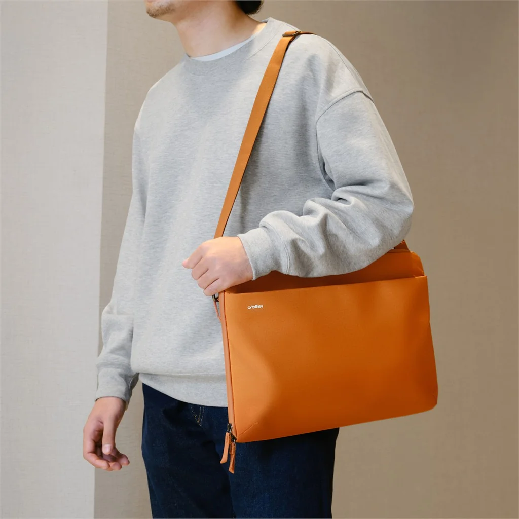 Orbitkey Essentials Laptop Sleeve 16" Terracotta, Detailansicht 12 | One Horizon