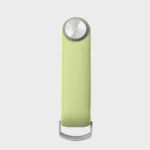 Vorderseite des Orbitkey Key Organiser Tracker in Citrus, geschlossen mit Edelstahl-Verschluss und D-Ring