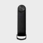 Vorderseite des Orbitkey Key Organiser Tracker Leder in Schwarz, geschlossen, mit Ziernaht und schwarzem Verschluss