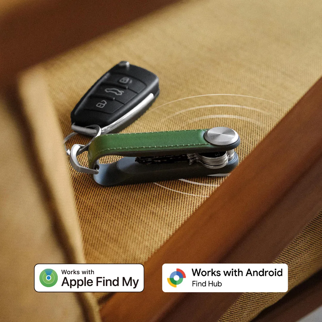 Orbitkey Key Organiser Tracker Leder Waldgrün mit Autoschlüssel am D-Ring, für Apple «Wo ist?» und Google Find Hub