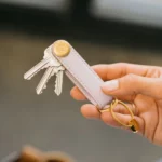 Orbitkey Orbitkey Schlüsselorganisator Saffiano Lakritze Schwarz, Detailansicht 6 | One Horizon
