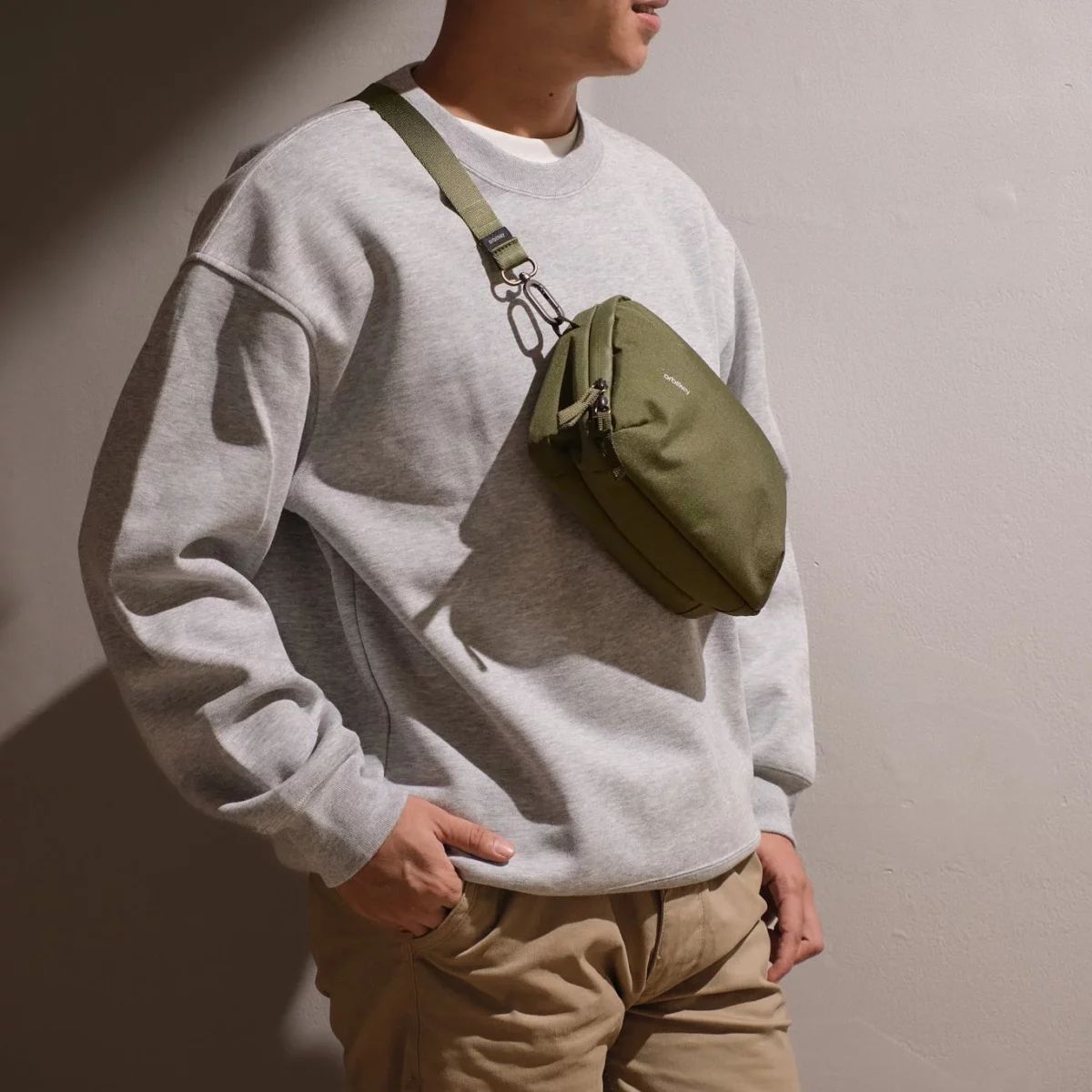 Orbitkey Orbitkey Travel Sling 3L Olive, Detailansicht 3 | One Horizon