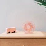 Mini ventilateur de bureau Qushini rose, vue détaillée 4 | One Horizon