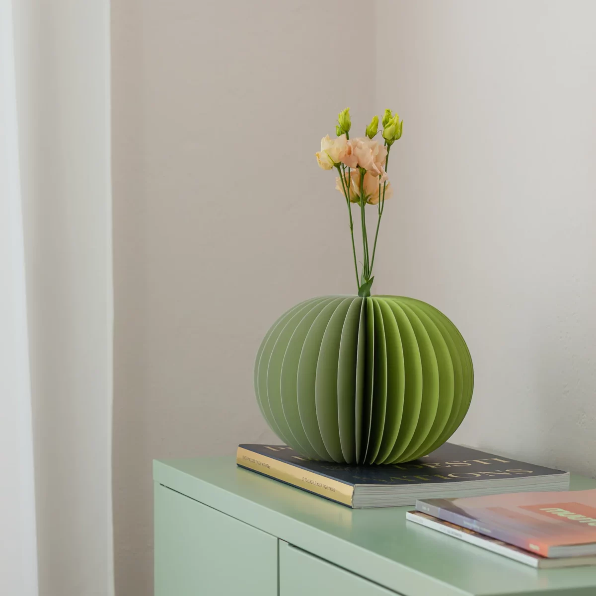 Vase en papier Remember Yuki Sage M, vue détaillée 2 | One Horizon