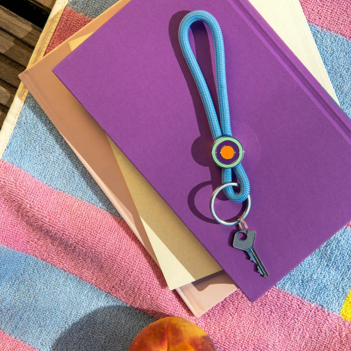 Porte-clés « Remember » Ringo bleu, vue détaillée 3 | One Horizon