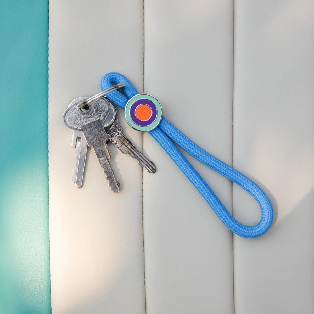 Porte-clés « Remember » Ringo bleu, vue détaillée 5 | One Horizon