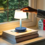 Lampe de table Remember « Fritz Himmelblau », vue détaillée 5 | One Horizon
