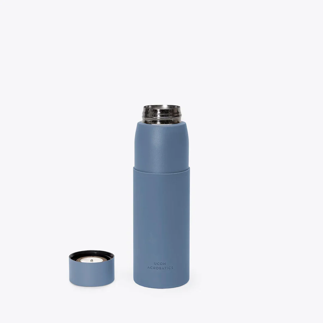 Ucon Acrobatics Trinkflasche Akvo Blau, Detailansicht 2 | One Horizon