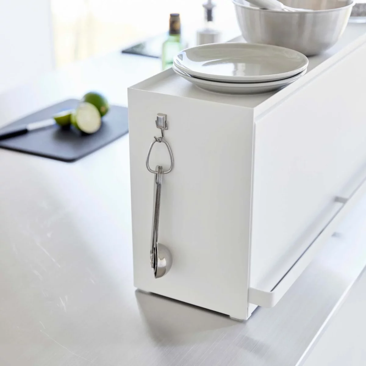 Yamazaki Aufbewahrungsbox TOWER mit Schiebedeckel Weiss, Detailansicht 12 | One Horizon