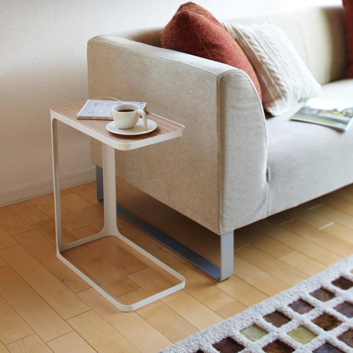 Yamazaki Beistelltisch FRAME Weiss, Detailansicht 3 | One Horizon
