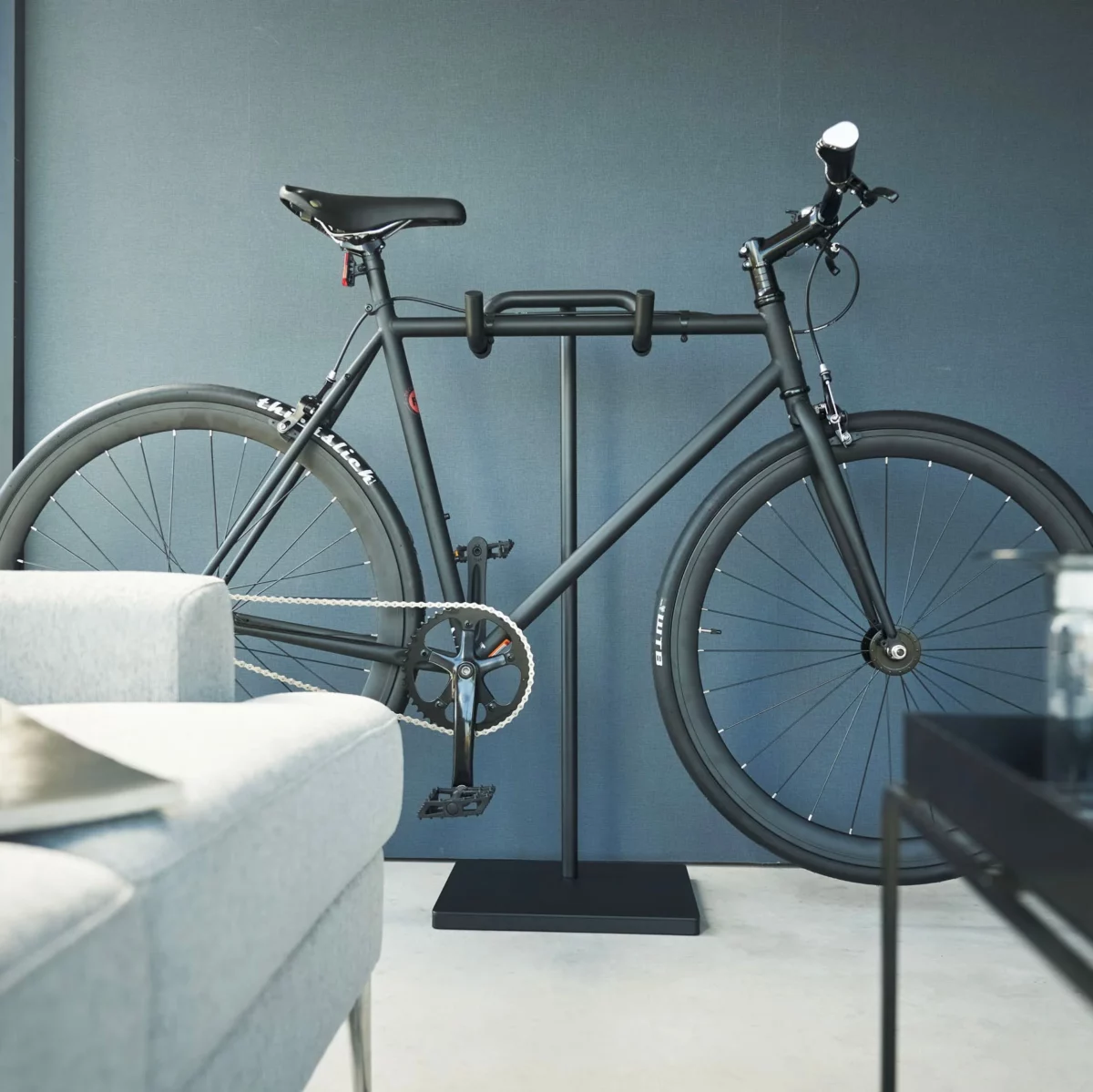Yamazaki Fahrradständer TOWER Schwarz, Detailansicht 3 | One Horizon